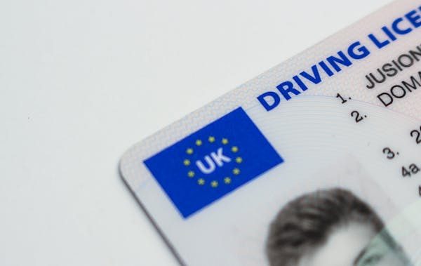 Obtenez votre permis de conduire rapidement tout en économisant !